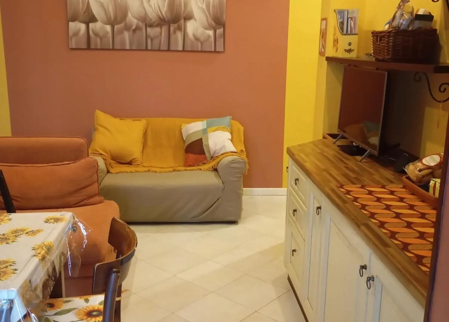 Flores Home, Vintage Charm Near City Center & Navigli