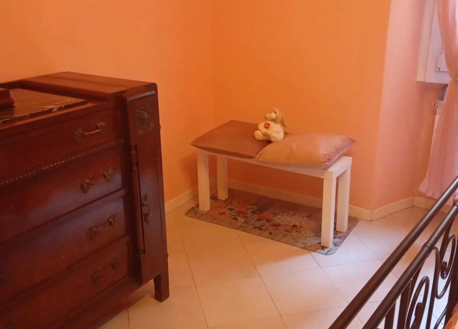Apartment Flores Home, Vintage Charm Near City Center & Navigli Italy